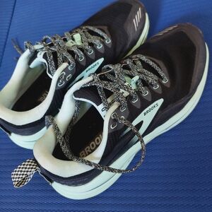 Brooks Cascadia 16 Black Mint Green Trail Running Shoes Women's Size 7.5D